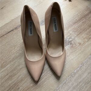 Steve Madden Nude Patent Pointed Heels 7M